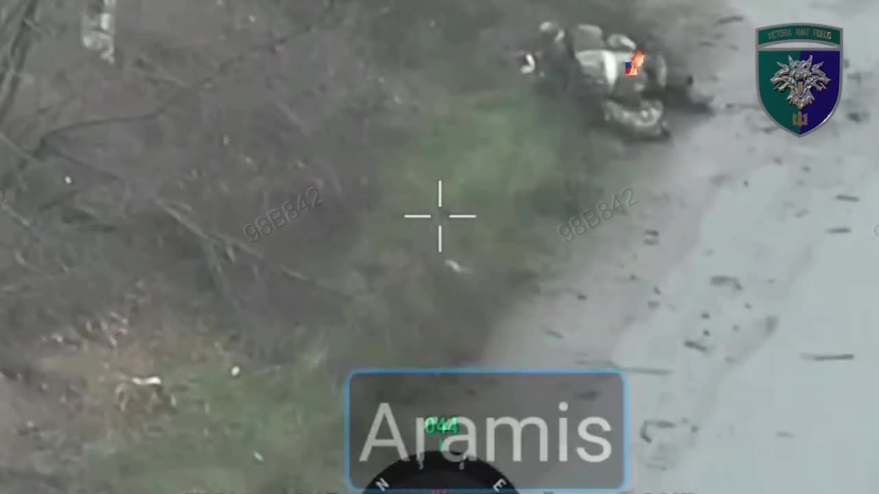 Ukrainian Marines Intercept Advancing Russian Machine Gunner