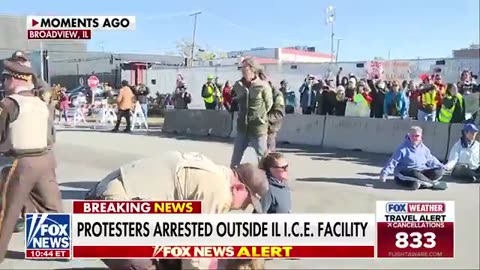 Officers make multiple arrests outside an ICE detention center in Broadview, Illinois