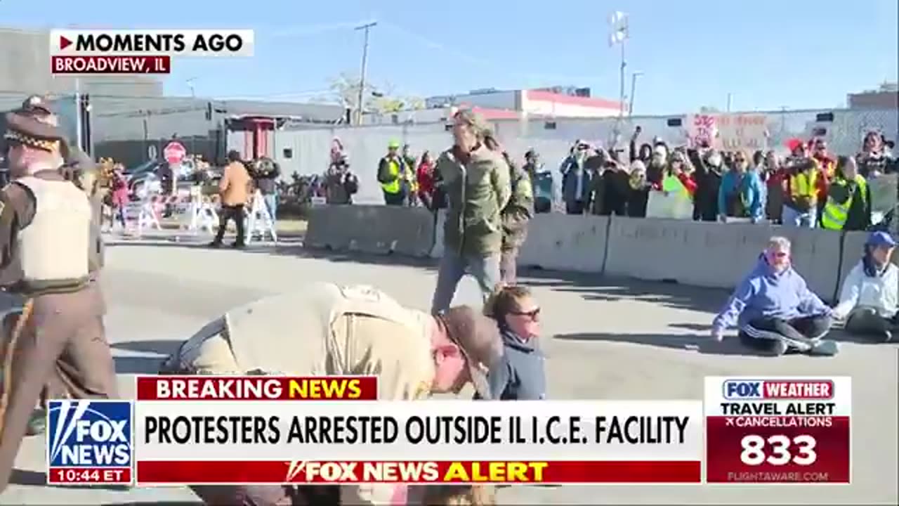 Officers make multiple arrests outside an ICE detention center in Broadview, Illinois