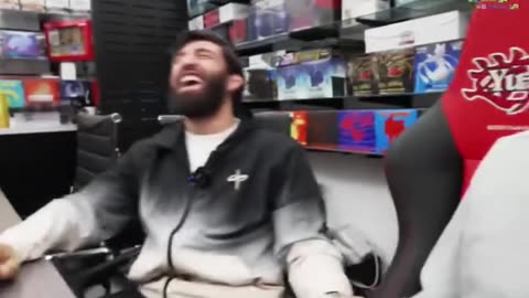 Arman Tsarukyan Hits the Indian Head-Wobble