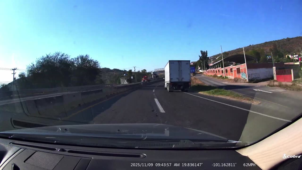 Pay no attention to my Spanish