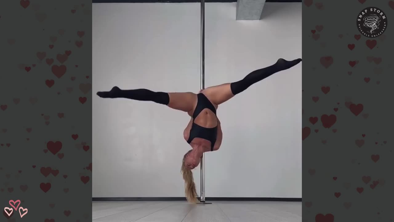 Sexy Girl Poll Dancing