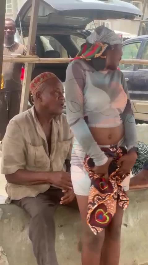 Seducing an ancestor😁