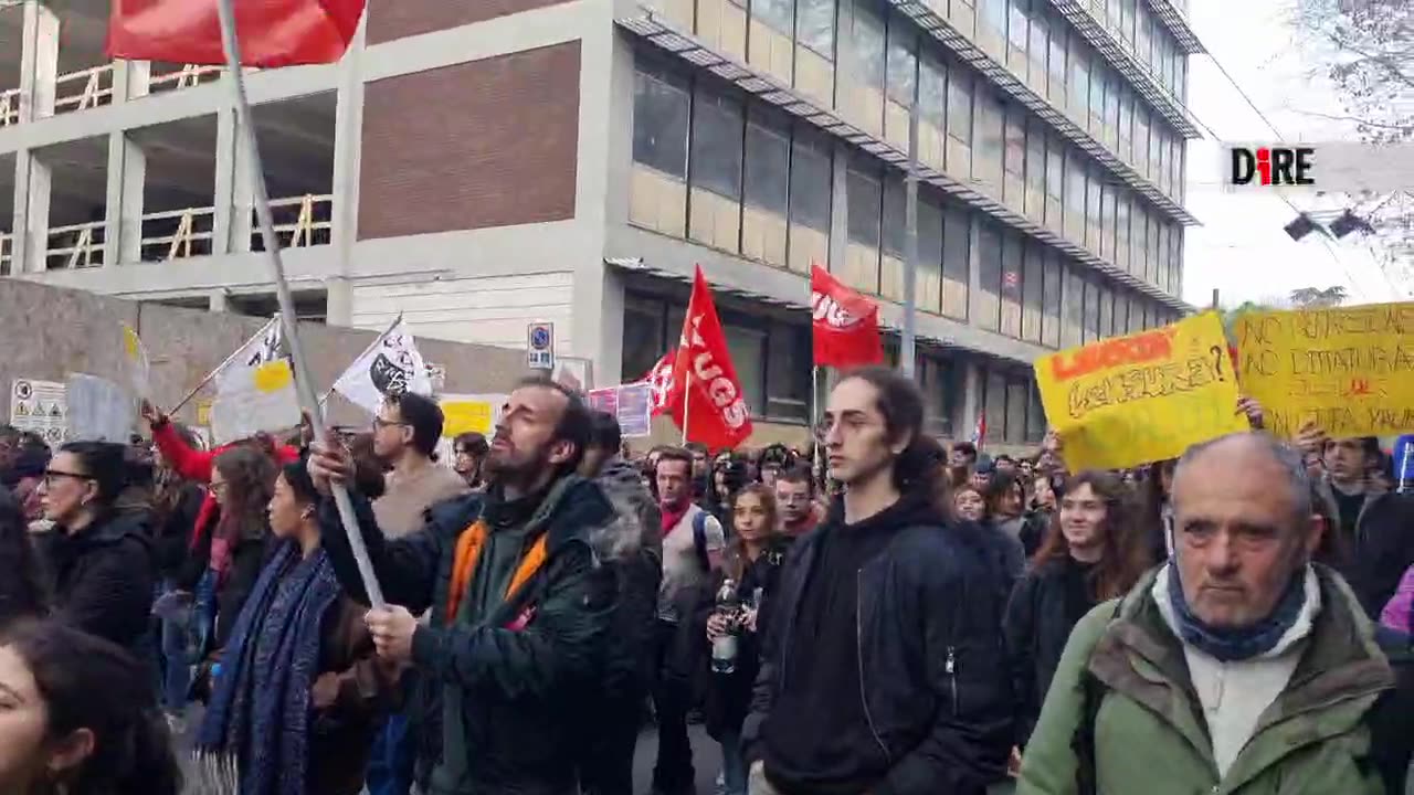 Bologna - DDL SICUREZZA. A BOLOGNA CIRCA UN MIGLIAIO DI PERSONE A CORTEO (22.02.25)