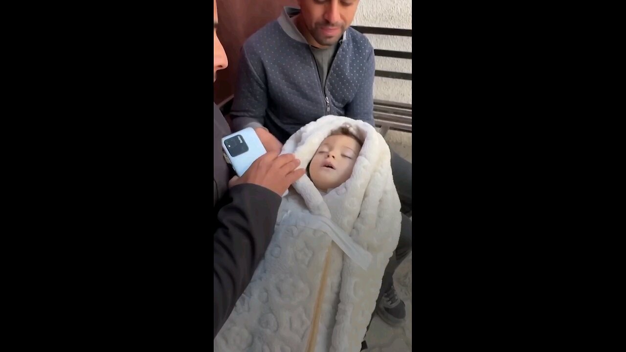 Palestinian baby to suffer fatal heart attack, causes Israeli bombardment.