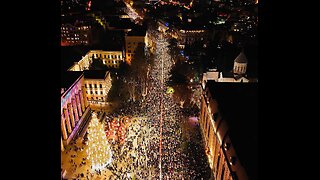 🇬🇪🎄 This is how protesters in Tbilisi celebrated the New Year at a huge table