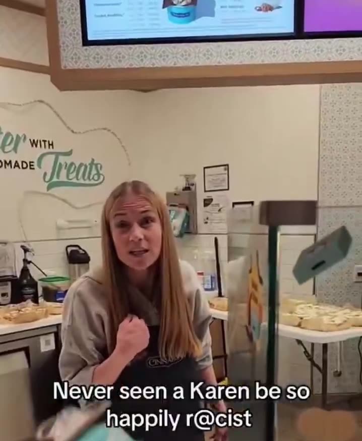 Somalis Allegedly Harass and Record Cinnabon Employee Then She Snaps and Calls Them N*ggers