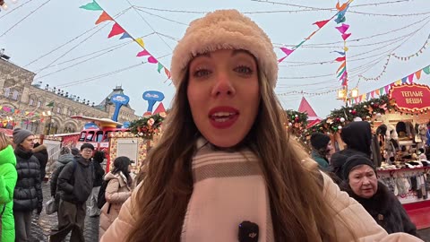 RUSSIA IS NOT WHAT YOU THINK! *New Year Market in Moscow* 🇷🇺