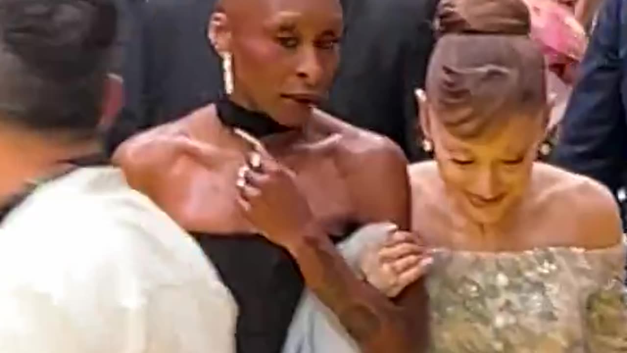 Ariana Grande is ambushed by fan at Wicked