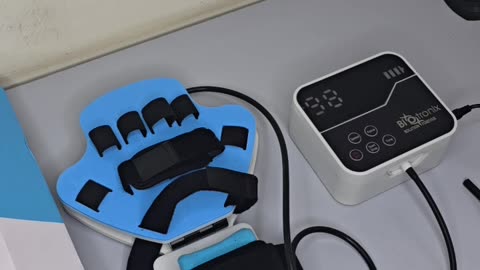 Wrist CPM ( Continuous Passive Motion Device ) for Wrist Rehabilitation and Physiotherapy