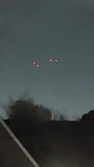 🚨 Autre angle d'observation des OVNI aperçus ce soir à Denver, Colorado