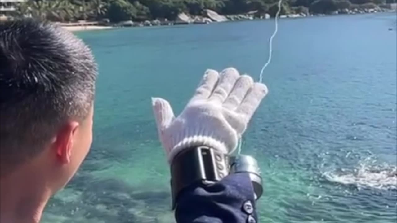 🎣 Fishing Spiderman Give him a follow!