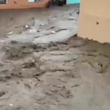 Personas atrapadas en Cañada del sector 30 de Mayo