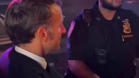 😮🚓 NY Police Stop Emmanuel Macron’s Car to Clear the Way! | FeedMyCuriosity
