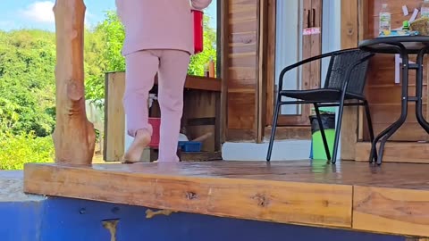 Almost Wet, Huh?💦☂️🤣🤣🤣