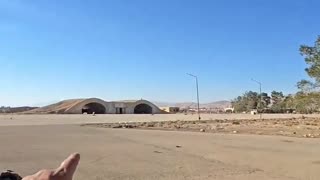 Syria: A Croatian tourist films and plays in the cockpits of over 10 "abandoned"