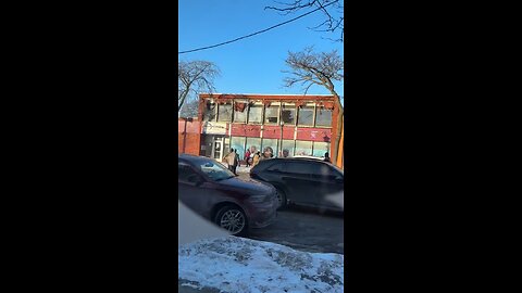 🇺🇸❗️ Federal officers shot a man after several agents wrestled the