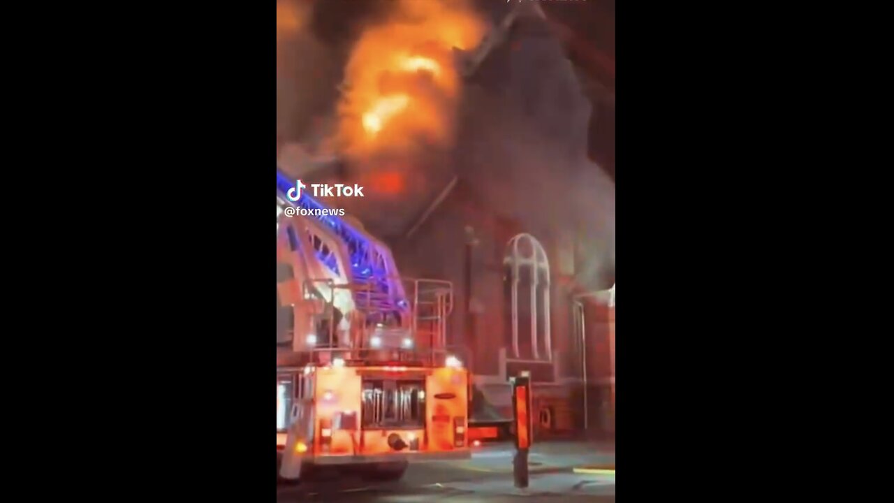 HISTORIC INDIANAPOLIS CHURCH🚒👩‍🚒🔥⛪️🔥🧑‍🚒DESTROYED BY FIRE ON CHRISTMAS EVE🎄⛪️🔥🚒🧑‍🚒💫