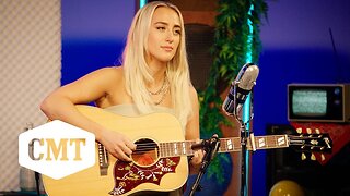 Ashley Cooke Performs “gettin’ old”