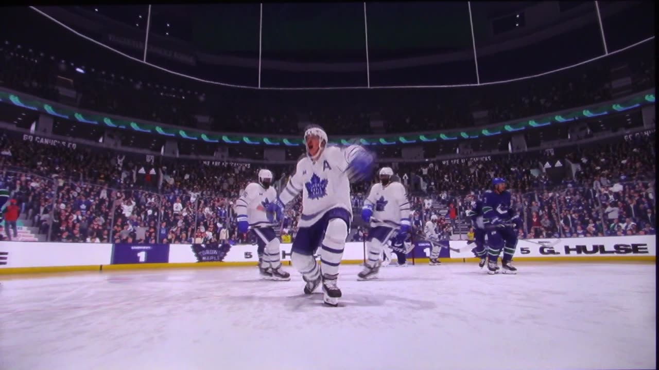 NHL: Toronto Maple Leafs vs Vancouver Canucks