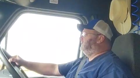 Disabled comments on shorts! Updatecomments fixed, I think. #truckdrivers #youtube #truckinglife