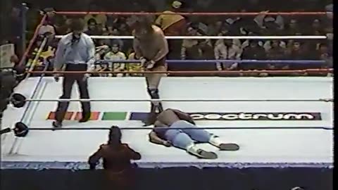 (1985.02.08) Junkyard Dog vs Terry Funk - WWF