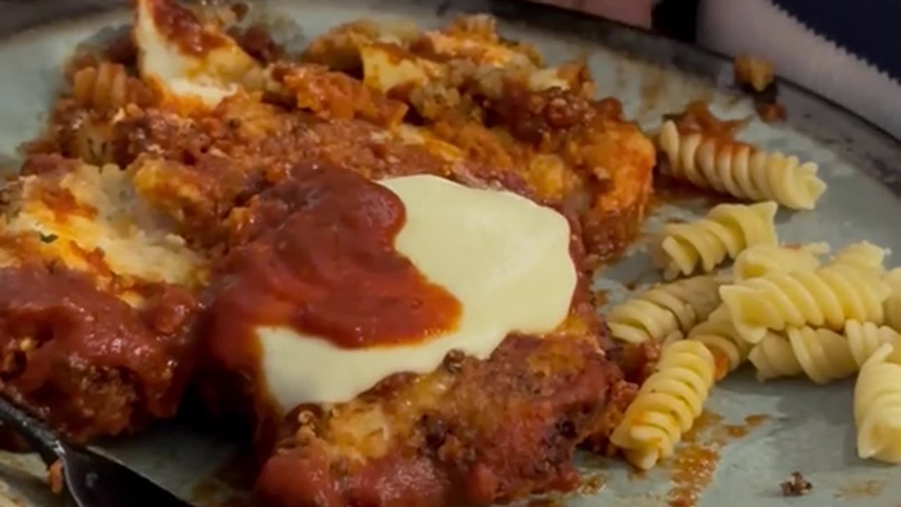 When your dog wants a bite more than anything 🐶🍝😂