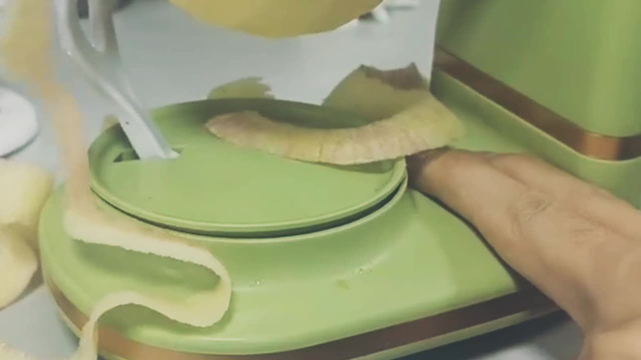 Apple Peeler That’s Breaking the Internet 🍎 | Genius Kitchen Hack You’ll Wish You Knew Sooner!