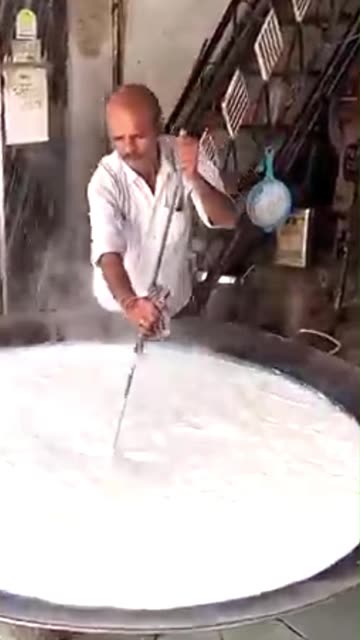 How is the most delicious Rabri made?