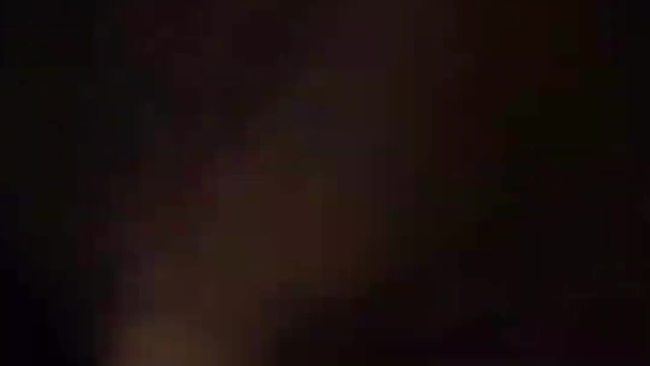 Target Chase! Suspect Attempts to Run from Police in Shopping Center