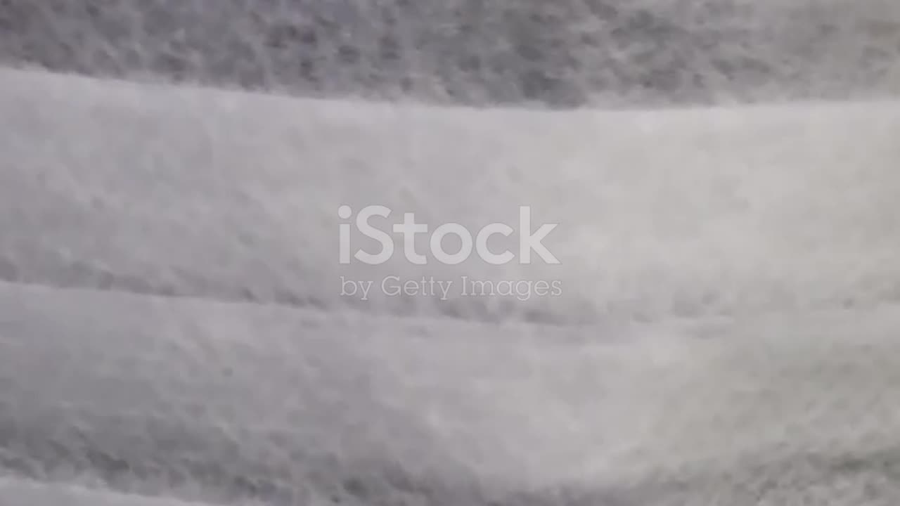 Delhi Chokes at 335 AQI! 11°C Morning Alert