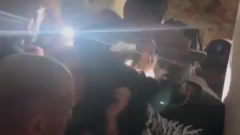 Spanish patriots in Madrid clear houses occupied by asylum seekers who commit crimes.