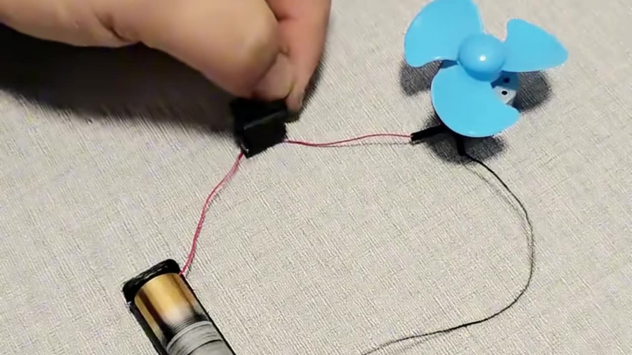 🤔👀 Why? The Reason Behind This Hack! | LifeHacksDaily