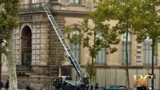 Louvre reopens after jewel heist with thieves still on the run