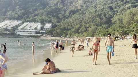 High Season on Beautiful Nai Harn Beach (Phuket) vs Covid Times - Most Common Language?