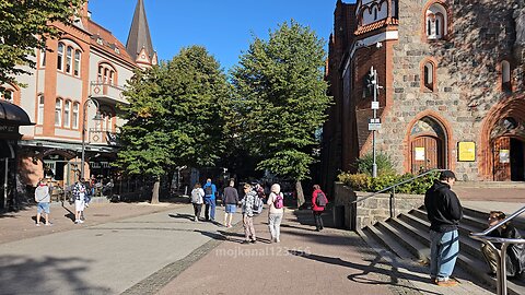 Spacer ulicą Bohaterów Monte Casino w Sopocie
