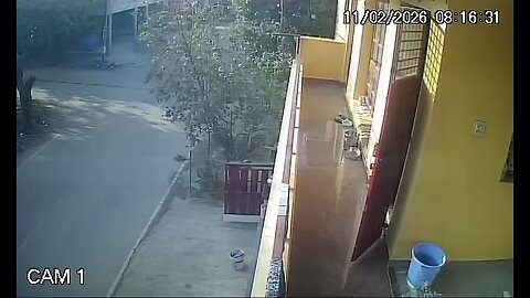 *ಭೀಕರ ಅಪಘಾತ: ಕಾನ್ಸ್ ಟೇಬಲ್ ಗೆ ಗಾಯ, ಮಗವಿನ ಸ್ಥೀತಿ ಕಂಡು ಗೋಳಾಟ* #BestHomeopathyClinic #inTumkur #near