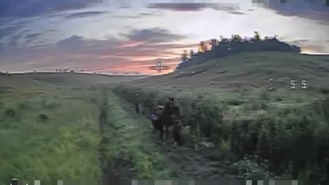 Russian cavalryman hides behind his horse, hoping Ukrainian FPV drone spares him…