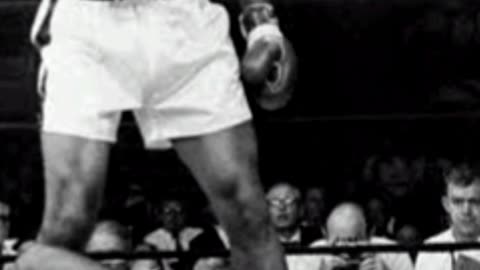 Boxer Muhammad Ali and vietnam Controversy