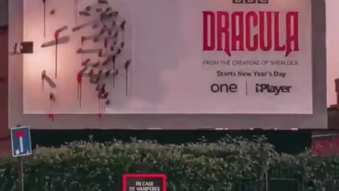 🧛️🌙 Dracula's Portrait Emerges from Shadows on Night Billboard! | FeedMyCuriosity