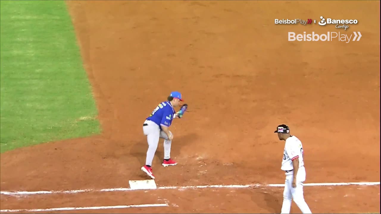 Jhader Areinamo y una joyita a la defensiva