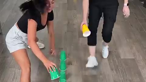 Shocking: 1v1 Cup Race Split Win! 🤸‍♀️ #familygames #challenges #funtimes #games