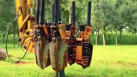 🤯👕 Fold a T-Shirt in 2 Seconds With This Genius Method! | LifeHacksDaily