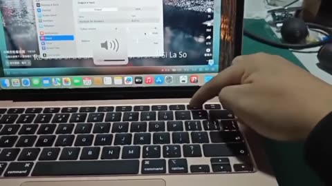 Used MacBook Air 2020 i3 8 256gb