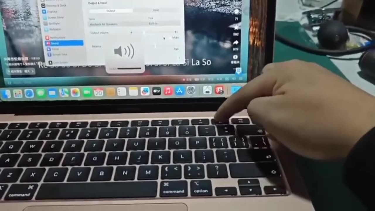 Used MacBook Air 2020 i3 8 256gb