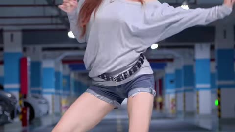Bewitching Peacock Blue Short shorts Vivacious Spicy Dance | Daily Beauty EP 944