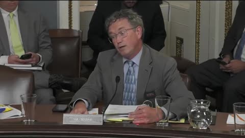 Thomas Massie calls out the entire establishment.