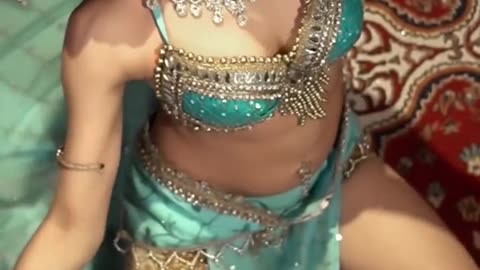 Indian Hot Dancing Queen #indiandancing #hotdancing #dancing #viral #ballydance