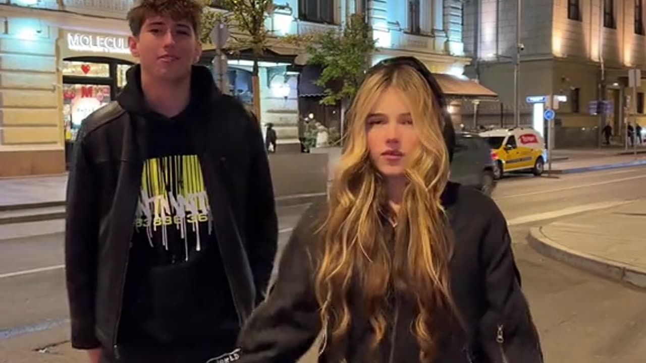 не наверное а миша_ group dance in PAris