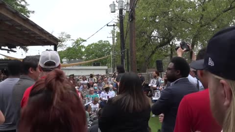 Crashing Beto Orourke Town Hall!!